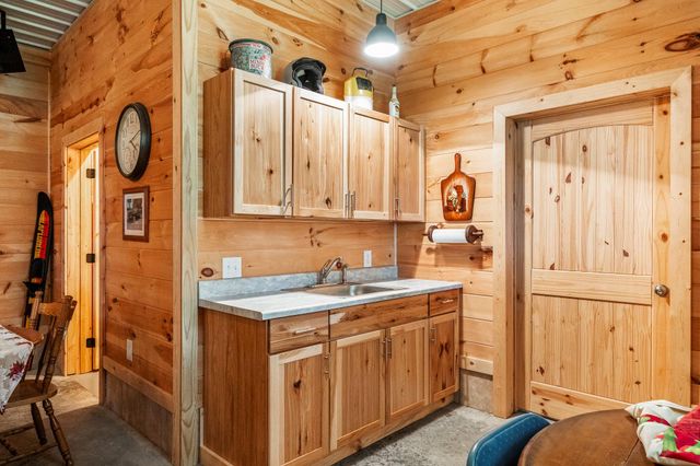 1320 Terrill Creek Road, Billings, MO 65610
