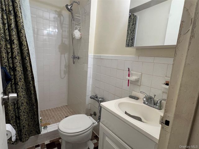149-30 88th Street 2E, Howard Beach, NY 11414