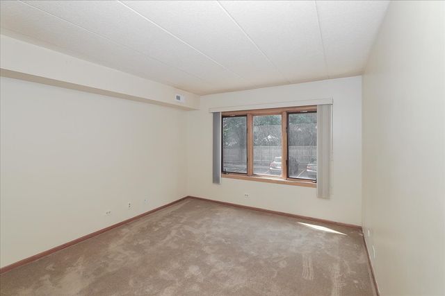 440 E Montrose Avenue 106, Wood Dale, IL 60191