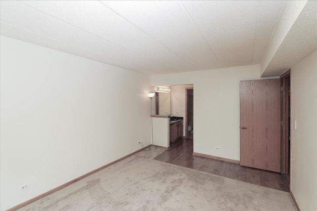440 E Montrose Avenue 106, Wood Dale, IL 60191