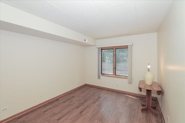440 E Montrose Avenue 106, Wood Dale, IL 60191