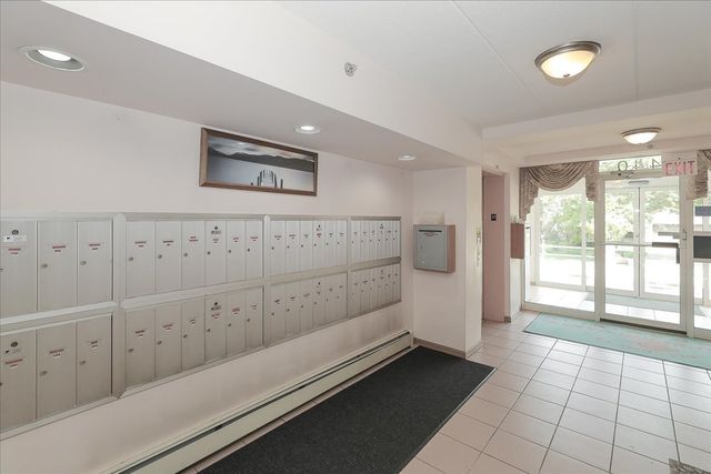 440 E Montrose Avenue 106, Wood Dale, IL 60191