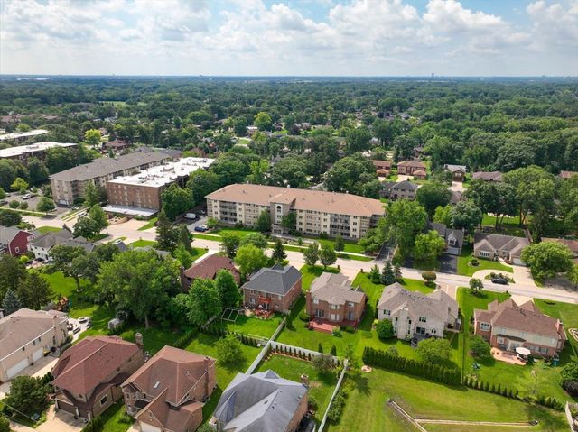 440 E Montrose Avenue 106, Wood Dale, IL 60191