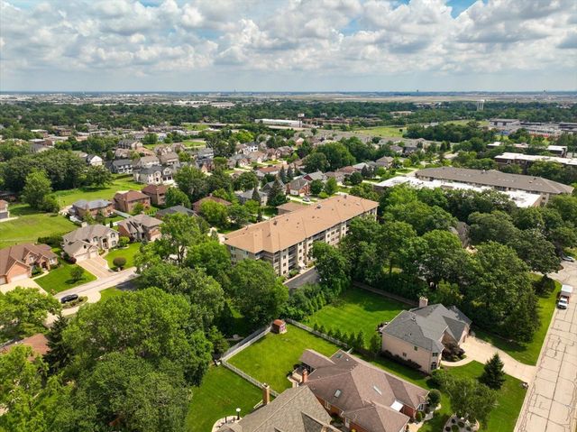 440 E Montrose Avenue 106, Wood Dale, IL 60191
