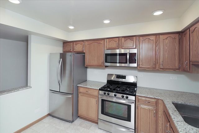 440 E Montrose Avenue 106, Wood Dale, IL 60191