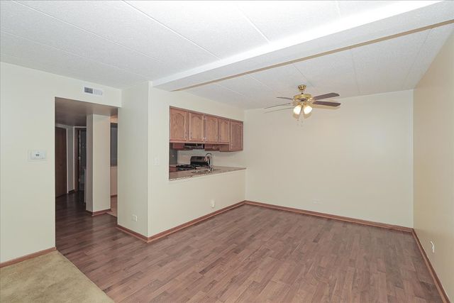 440 E Montrose Avenue 106, Wood Dale, IL 60191