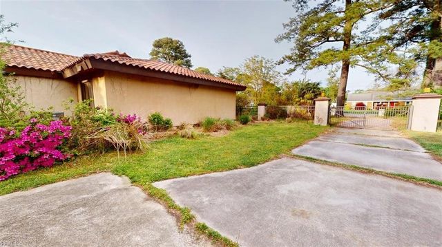 4908 Farrington DR, Virginia Beach, VA 23455