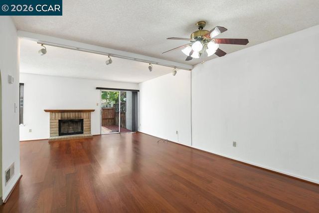 65 Edgewater Pl, Pittsburg, CA 94565