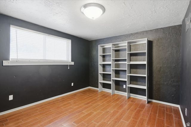 2211 VALLEY DR, Layton, UT 84040