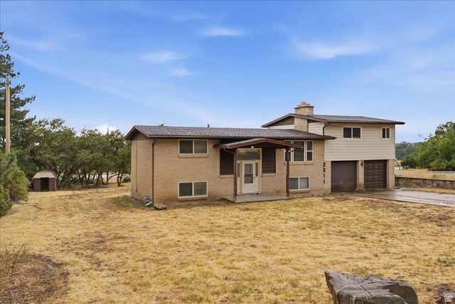 2211 VALLEY DR, Layton, UT 84040