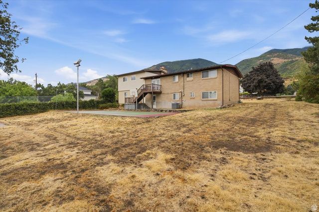 2211 VALLEY DR, Layton, UT 84040
