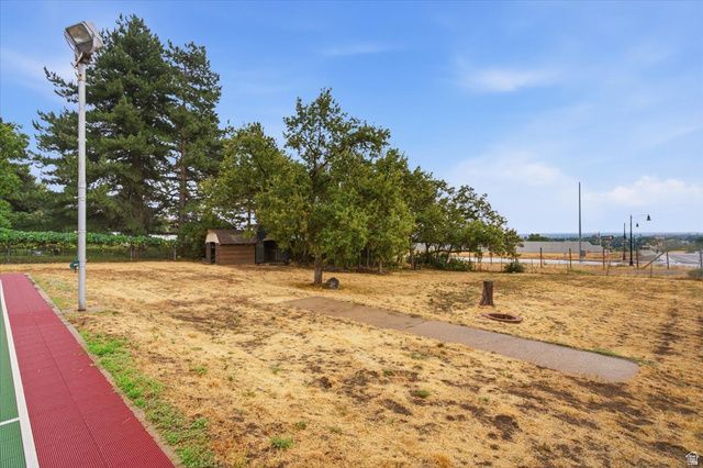 2211 VALLEY DR, Layton, UT 84040