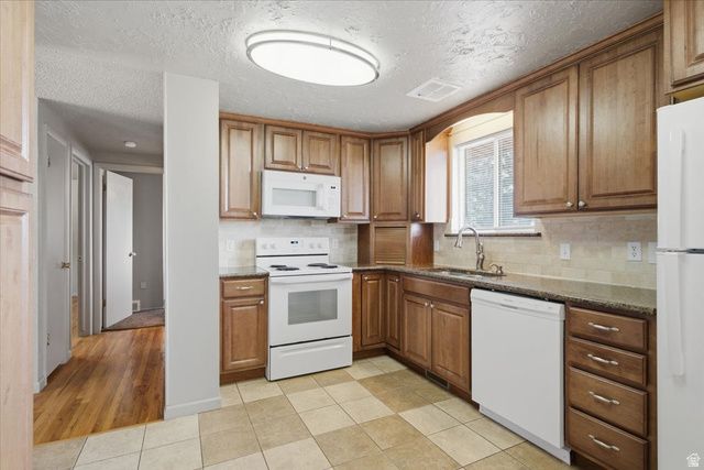 2211 VALLEY DR, Layton, UT 84040