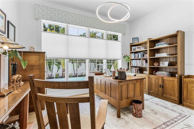 1426 S OSPREY AVENUE, Sarasota, FL 34239