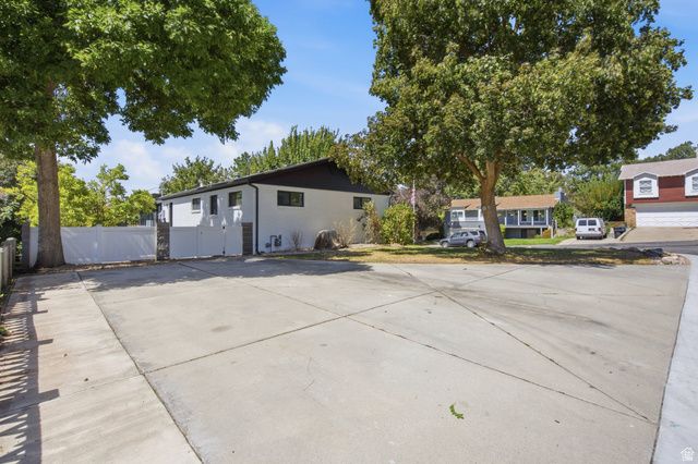 2936 E LA JOYA DR, Holladay, UT 84124
