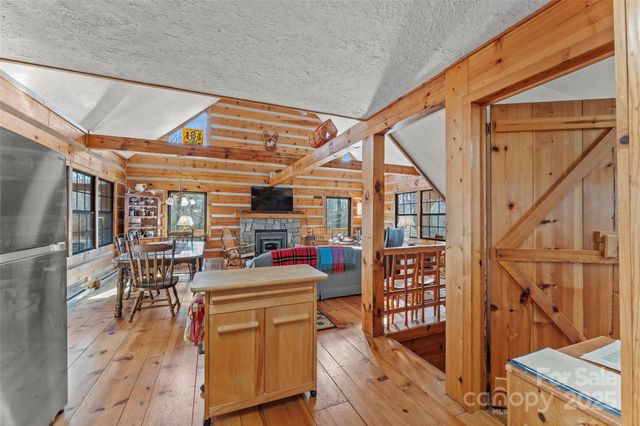 178 Tablerock Drive, Saluda, NC 28773