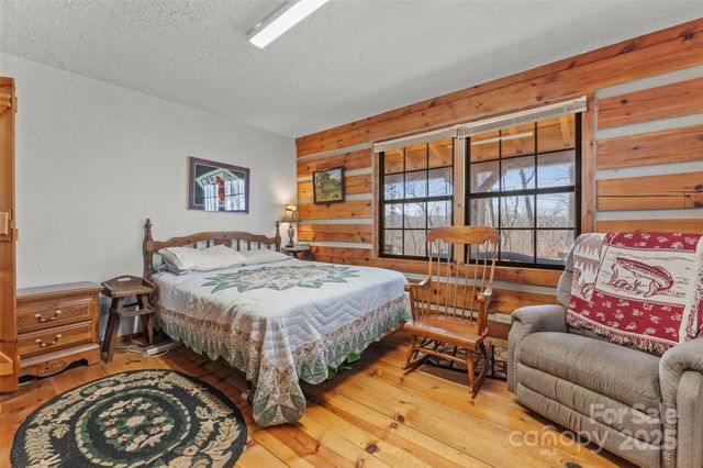 178 Tablerock Drive, Saluda, NC 28773