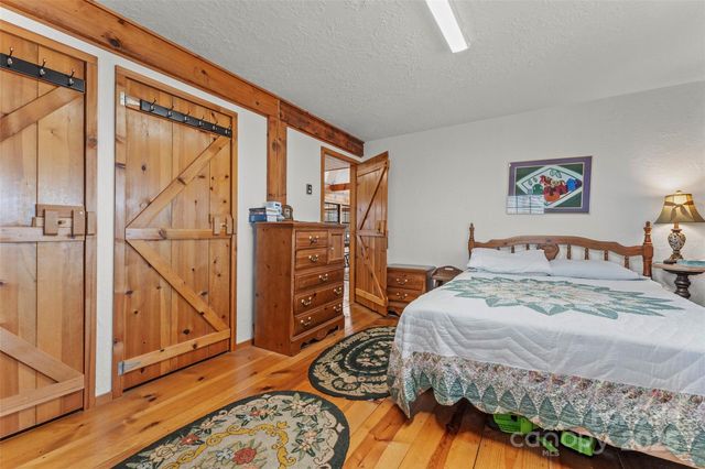 178 Tablerock Drive, Saluda, NC 28773