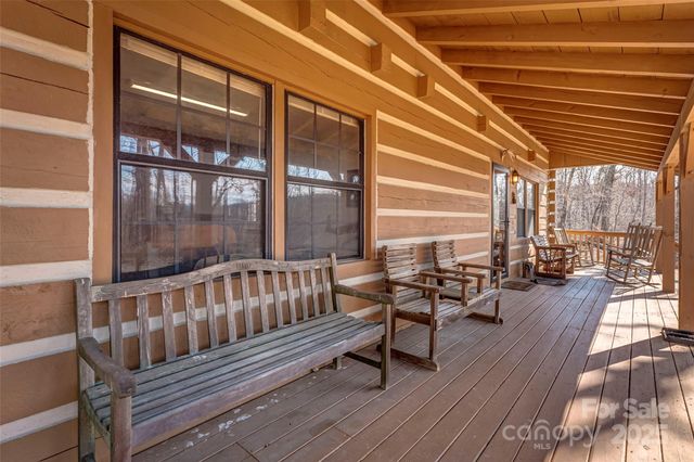 178 Tablerock Drive, Saluda, NC 28773