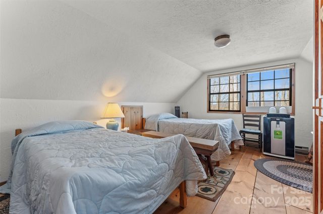 178 Tablerock Drive, Saluda, NC 28773