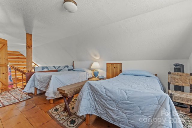 178 Tablerock Drive, Saluda, NC 28773