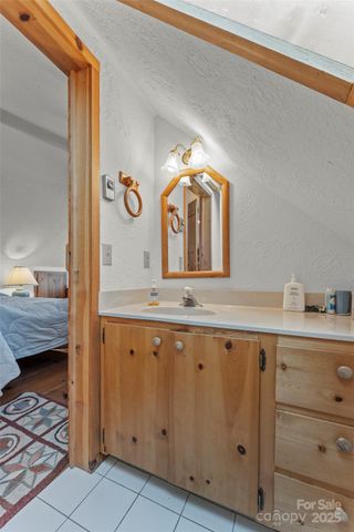 178 Tablerock Drive, Saluda, NC 28773