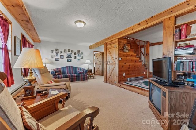 178 Tablerock Drive, Saluda, NC 28773