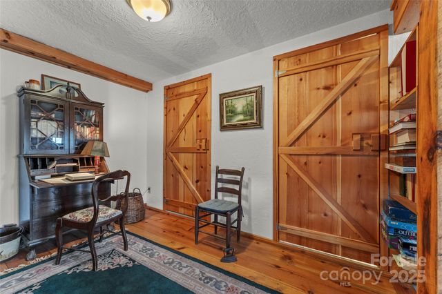 178 Tablerock Drive, Saluda, NC 28773