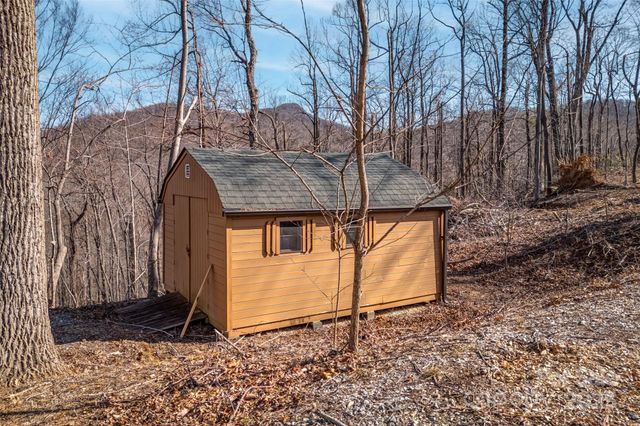 178 Tablerock Drive, Saluda, NC 28773