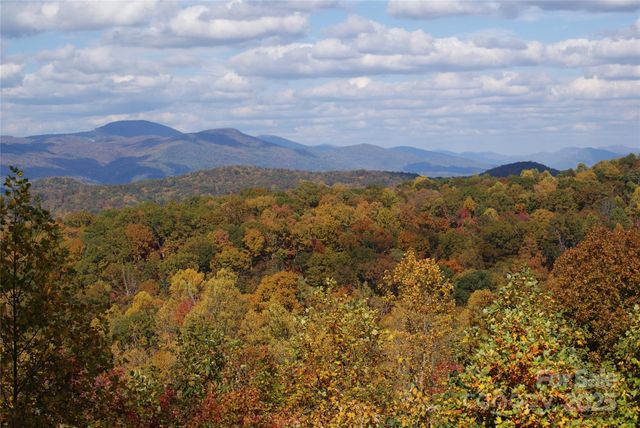 178 Tablerock Drive, Saluda, NC 28773