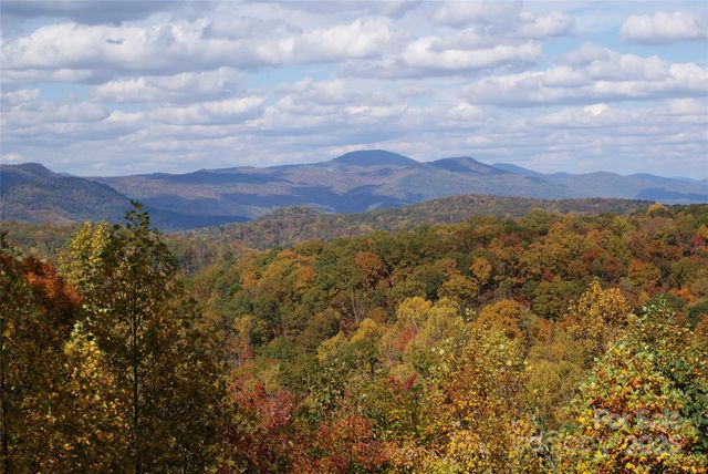 178 Tablerock Drive, Saluda, NC 28773