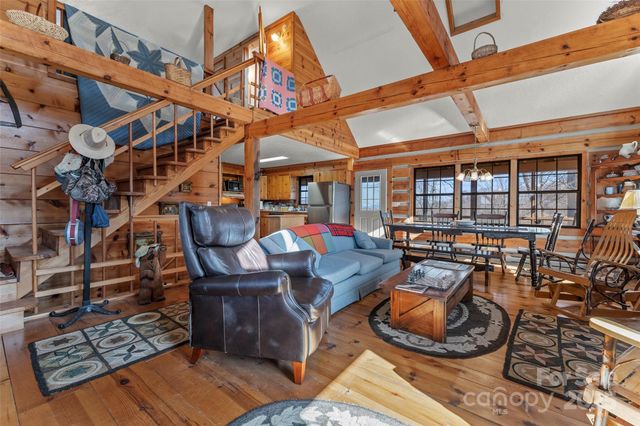 178 Tablerock Drive, Saluda, NC 28773