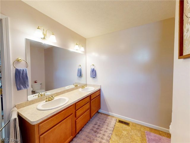 56 Wellesly Boulevard, Painesville, OH 44077