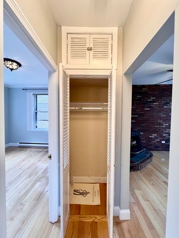 59 Phillips St 5, Boston, MA 02114