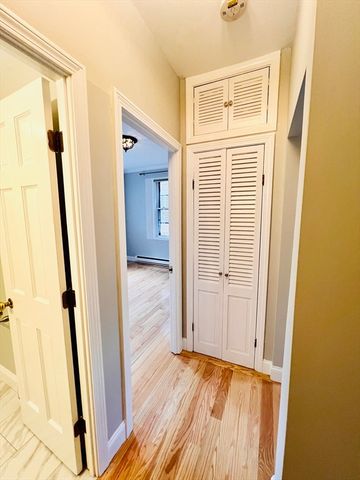 59 Phillips St 5, Boston, MA 02114