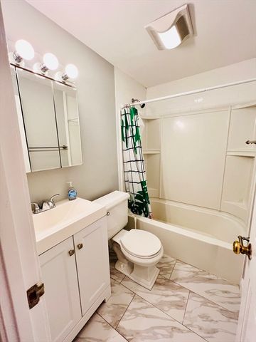 59 Phillips St 5, Boston, MA 02114