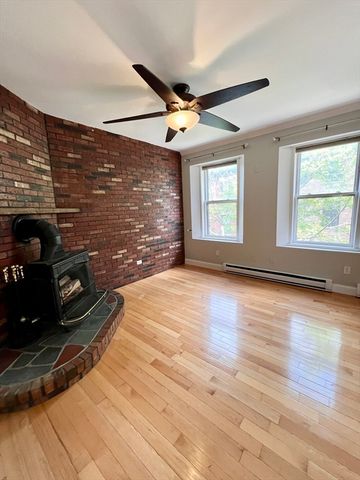 59 Phillips St 5, Boston, MA 02114