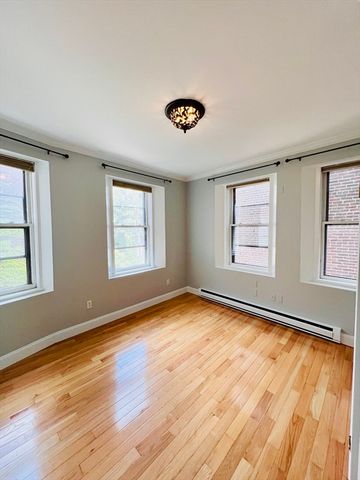 59 Phillips St 5, Boston, MA 02114