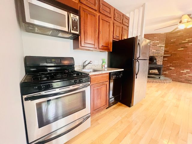 59 Phillips St 5, Boston, MA 02114