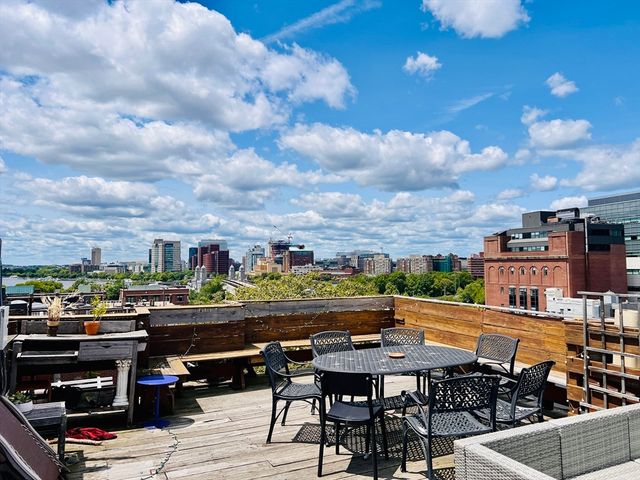 59 Phillips St 5, Boston, MA 02114