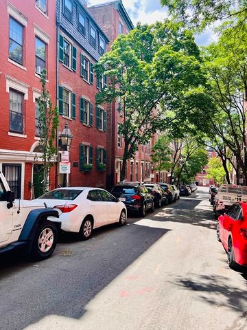 59 Phillips St 5, Boston, MA 02114