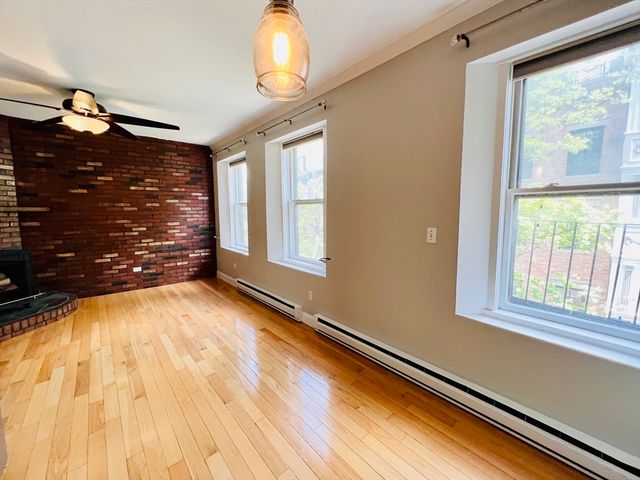 59 Phillips St 5, Boston, MA 02114