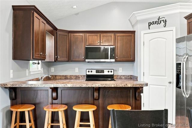 8212 Zachary Drive, Charlestown, IN 47111