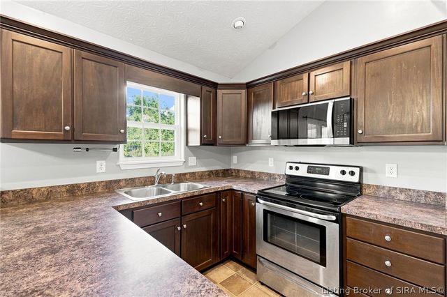 8212 Zachary Drive, Charlestown, IN 47111