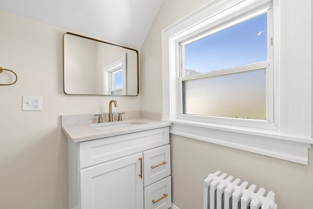 54 E Earle St, Cumberland, RI 02864