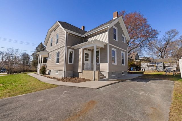 54 E Earle St, Cumberland, RI 02864