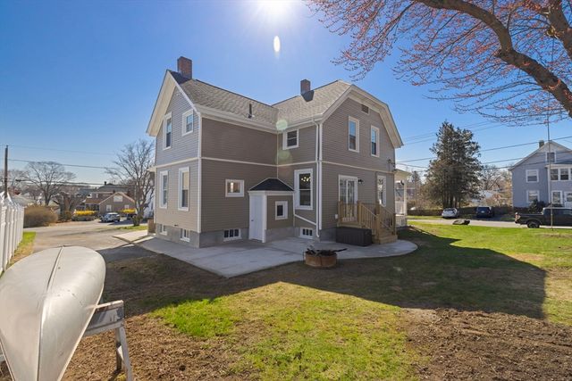 54 E Earle St, Cumberland, RI 02864