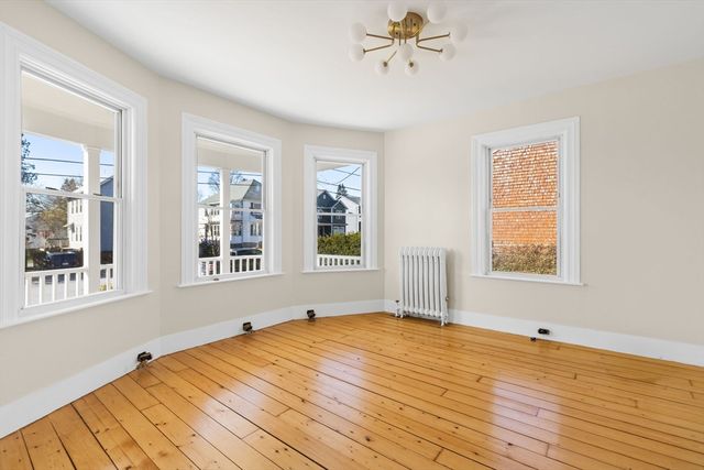 54 E Earle St, Cumberland, RI 02864