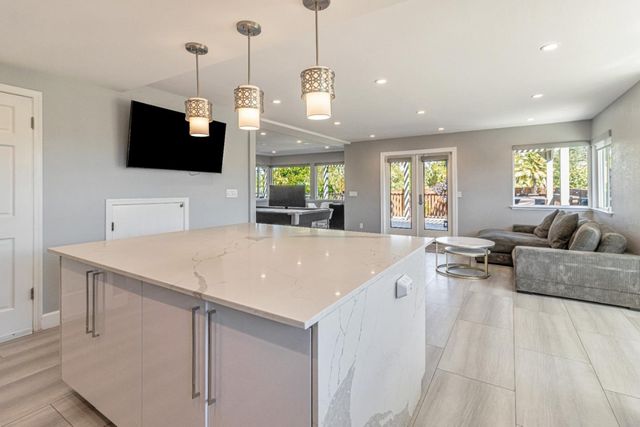 11550 Skyline Boulevard, Oakland, CA 94619