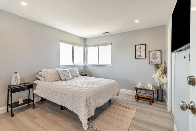 11550 Skyline Boulevard, Oakland, CA 94619